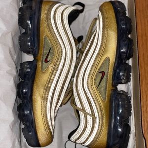 Gold Nike Air Vapormax '97 (GS)